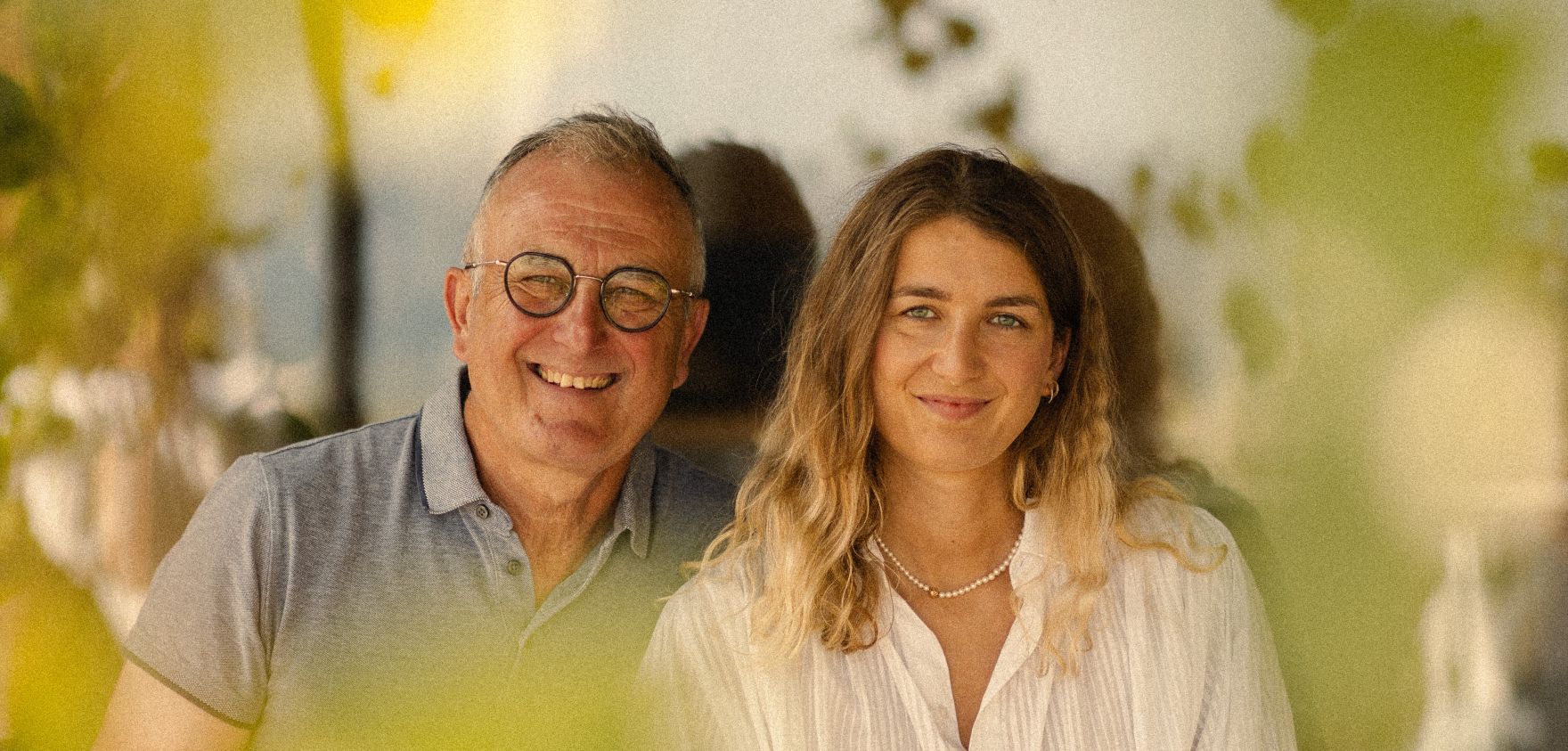 Madeline und Gilles Ferran Weinversand - Domaine des Escaravailles